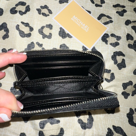 Michael Kors small wallet - Picture 3 of 3